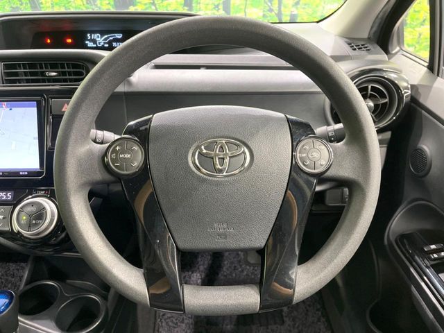 TOYOTA AQUA 2016