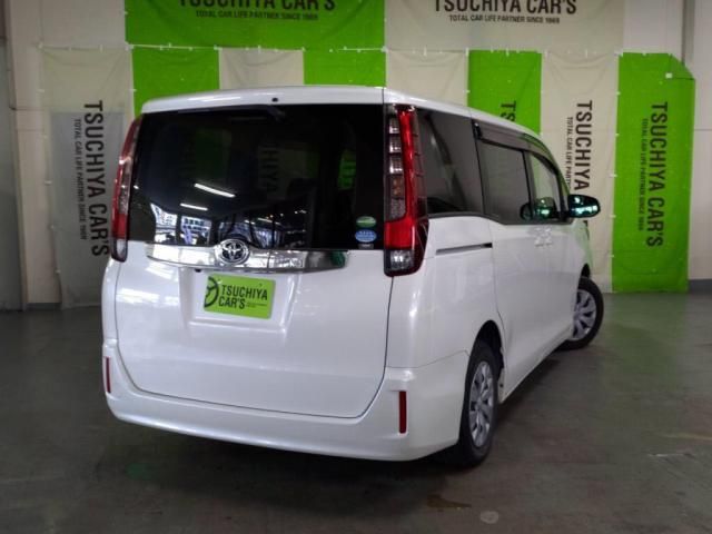 TOYOTA NOAH 2016