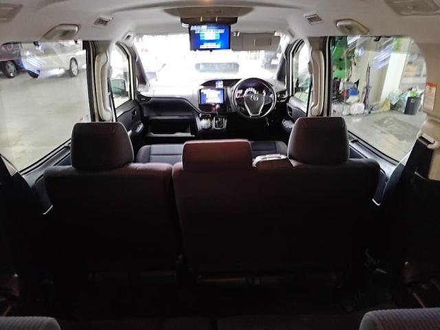 TOYOTA NOAH 2016