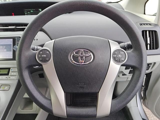 TOYOTA PRIUS 2013