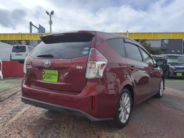 TOYOTA PRIUS Alpha 2017