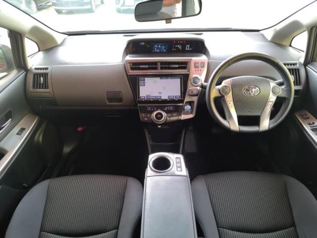 TOYOTA PRIUS Alpha 2017