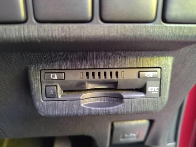 TOYOTA PRIUS Alpha 2017