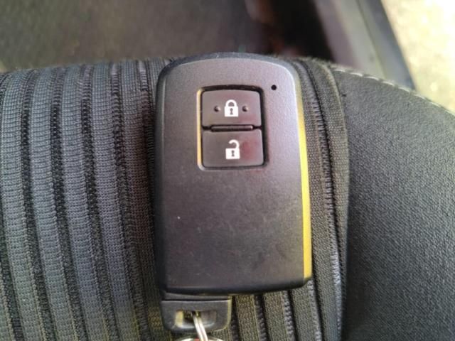 TOYOTA PRIUS Alpha 2017