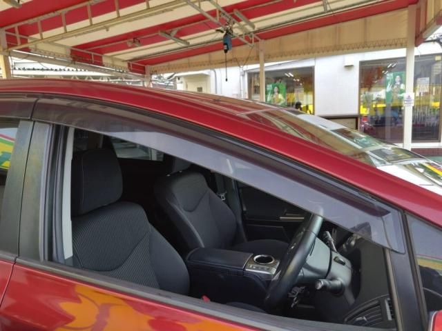 TOYOTA PRIUS Alpha 2017