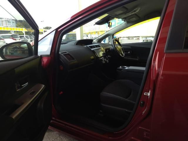 TOYOTA PRIUS Alpha 2017