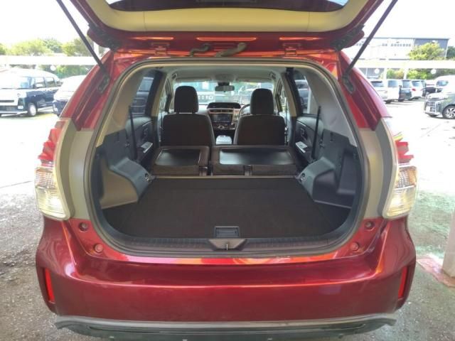 TOYOTA PRIUS Alpha 2017