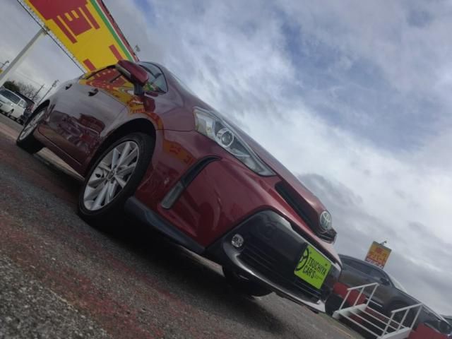 TOYOTA PRIUS Alpha 2017