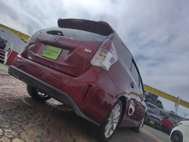 TOYOTA PRIUS Alpha 2017