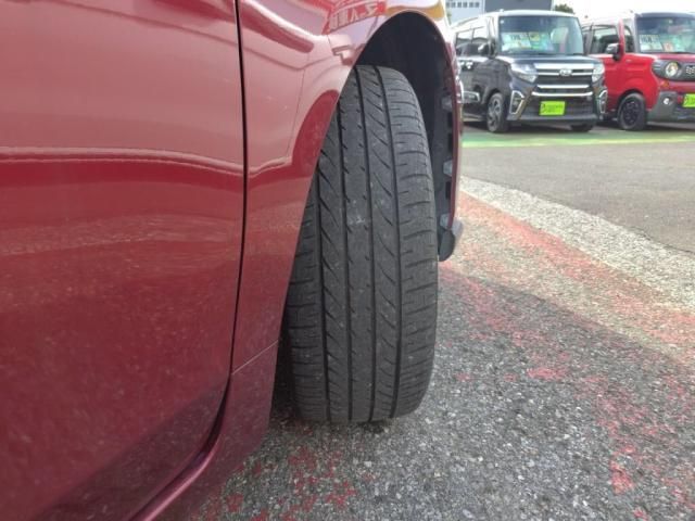 TOYOTA PRIUS Alpha 2017