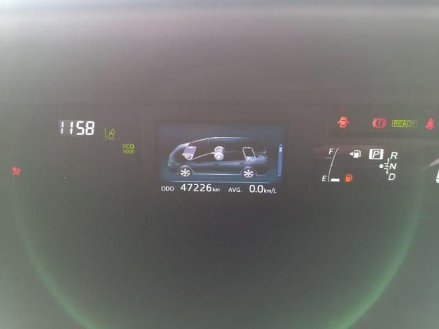 TOYOTA PRIUS Alpha 2017