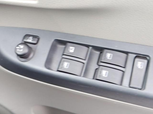 DAIHATSU MIRA e:S 2016