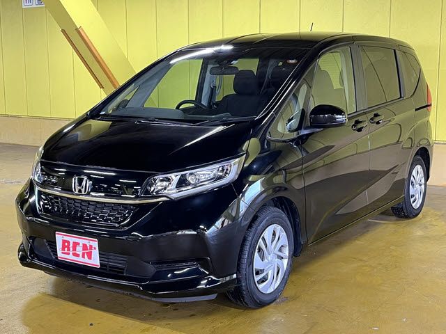 HONDA FREED 2023