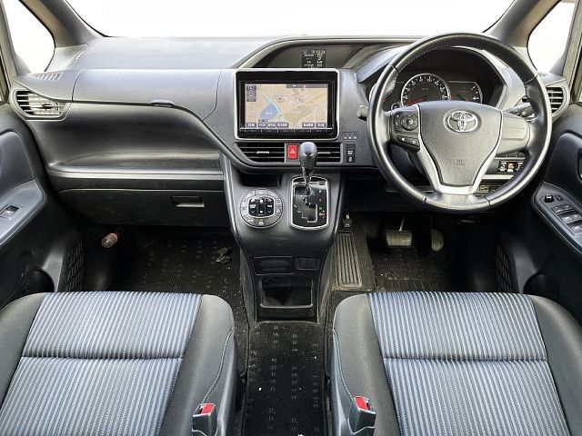 TOYOTA VOXY 2015