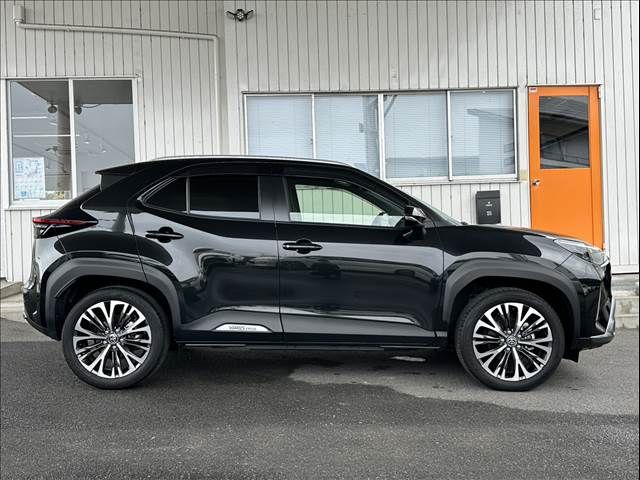 TOYOTA YARIS CROSS HYBRID 2023