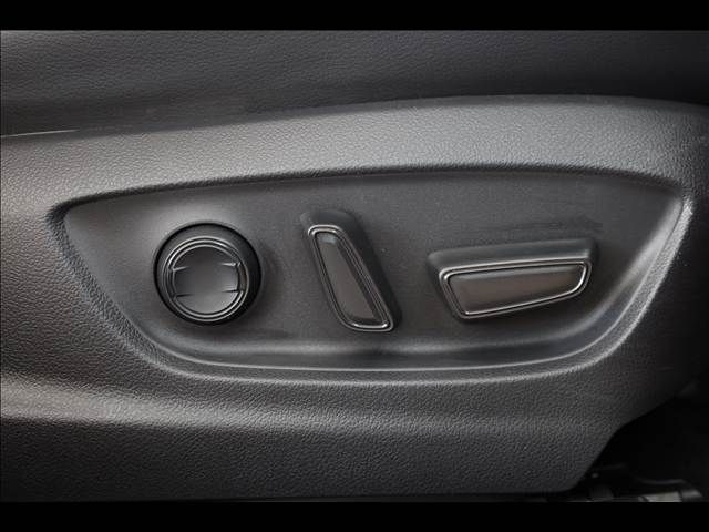 TOYOTA PRIUS PHV 2021