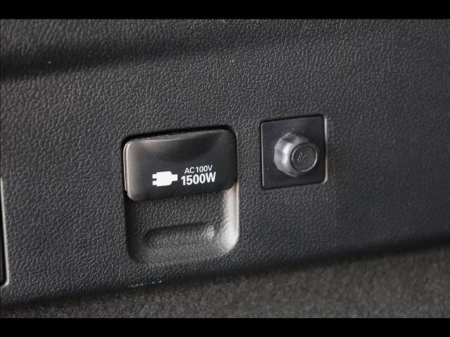 TOYOTA PRIUS PHV 2021