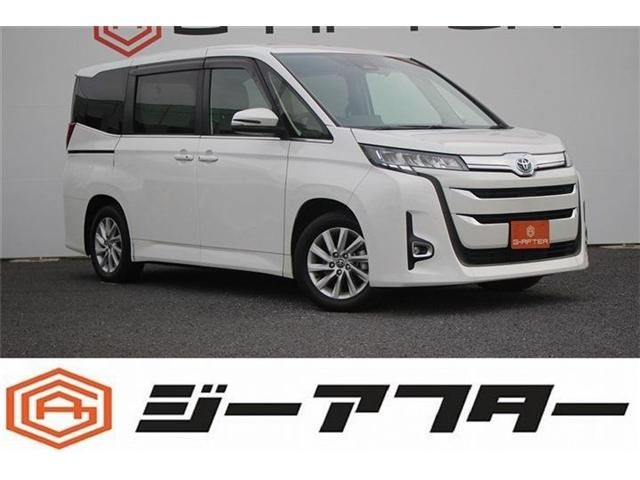 TOYOTA NOAH HYBRID 2022