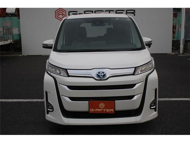 TOYOTA NOAH HYBRID 2022