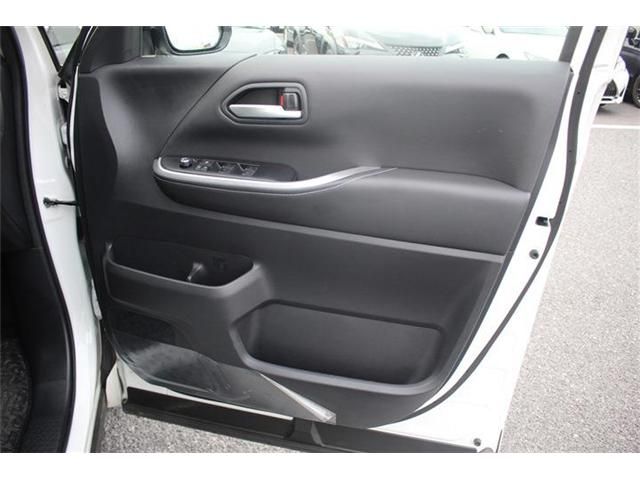 TOYOTA NOAH HYBRID 2022