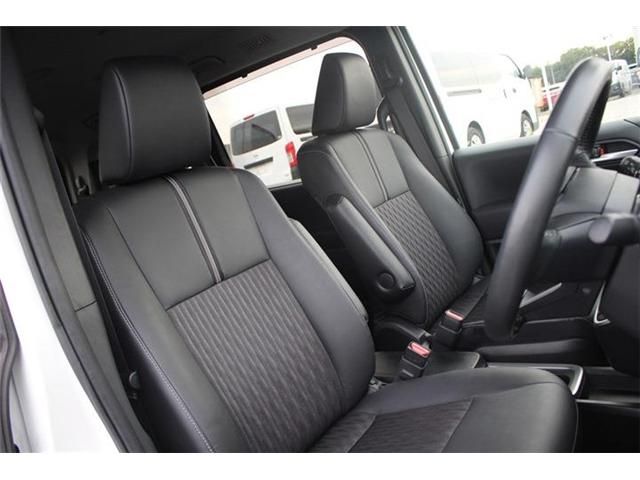 TOYOTA NOAH HYBRID 2022