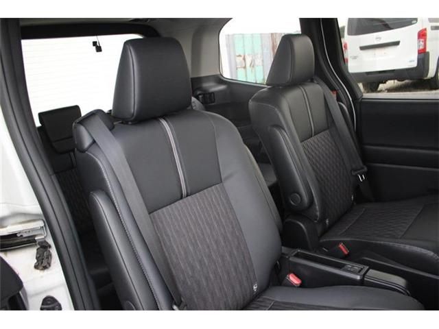 TOYOTA NOAH HYBRID 2022