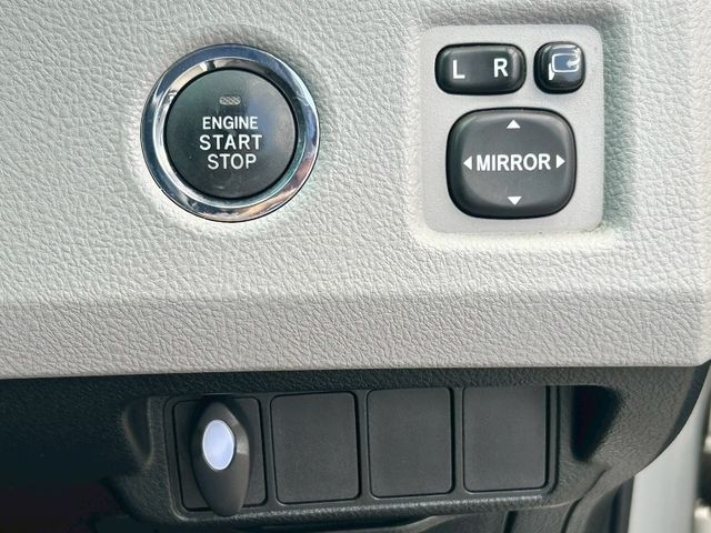 TOYOTA MARK X ZIO 2008