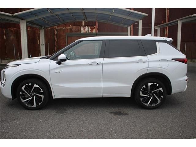 MITSUBISHI OUTLANDER PHEV 2023