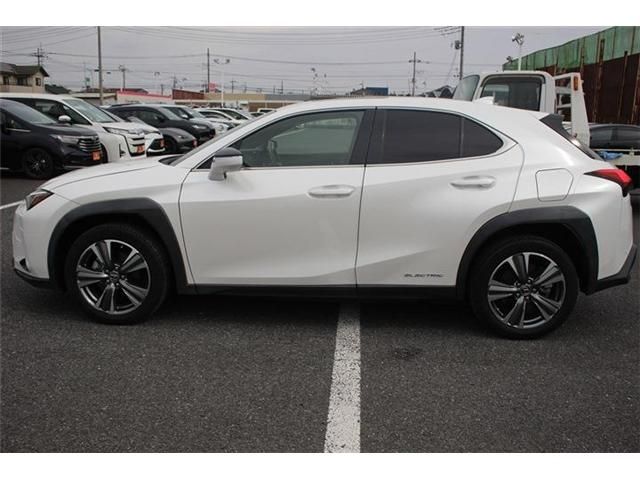 TOYOTA LEXUS UX300e 2021
