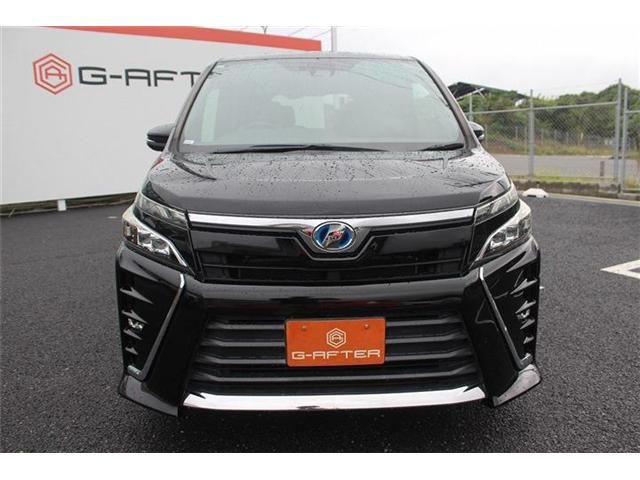 TOYOTA VOXY HYBRID 2017