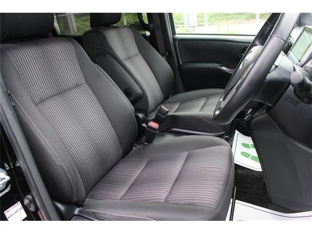 TOYOTA VOXY HYBRID 2017