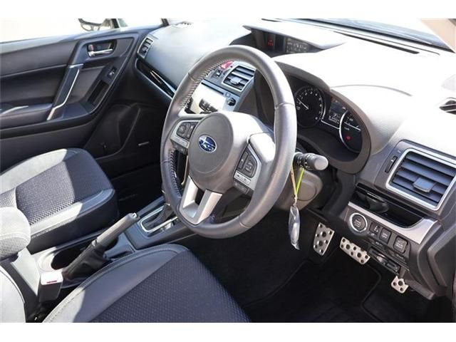 SUBARU FORESTER 2017