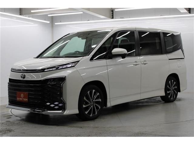 TOYOTA VOXY 2023
