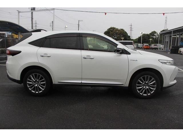 TOYOTA HARRIER HYBRID 2017