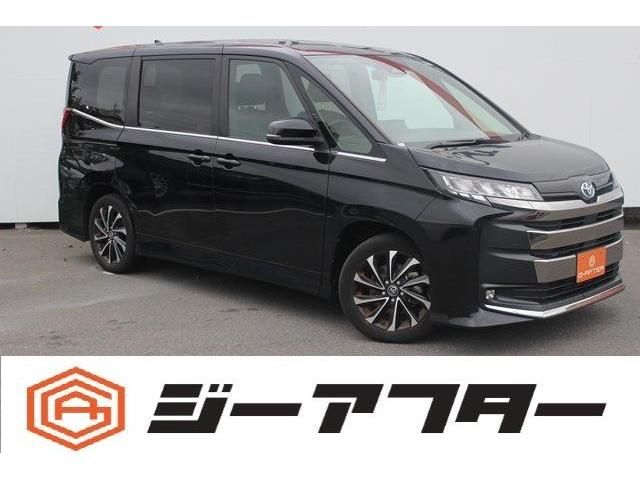 TOYOTA NOAH HYBRID 2022