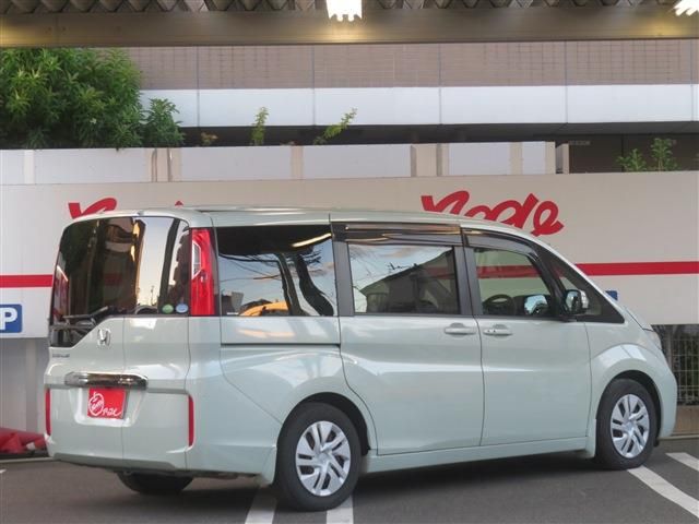 HONDA STEPWAGON 2015