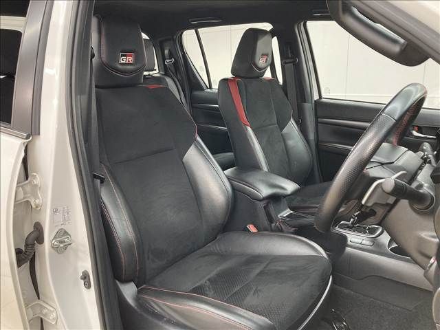 TOYOTA HILUX 4WD 2023