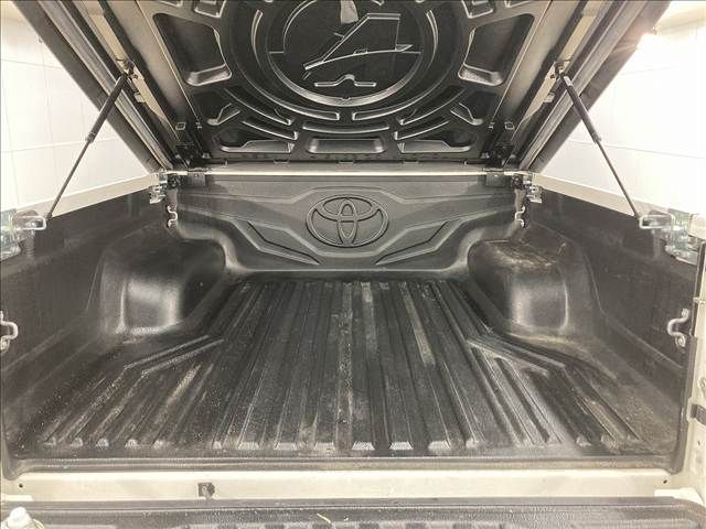 TOYOTA HILUX 4WD 2023