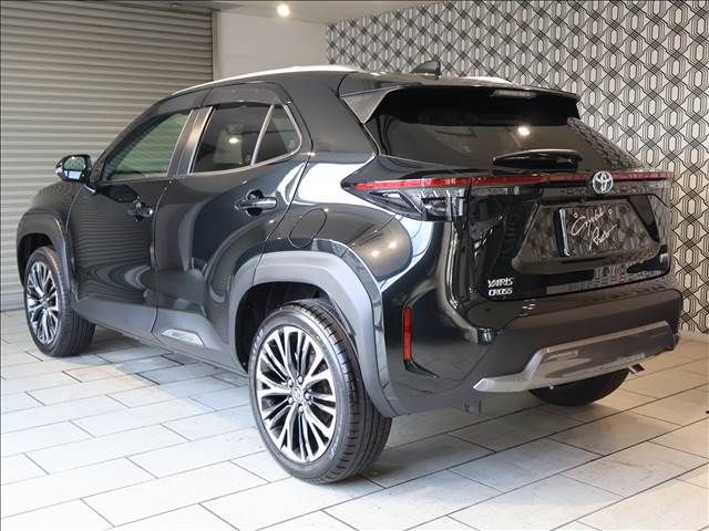 TOYOTA YARIS CROSS HYBRID 2024