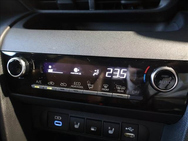 TOYOTA YARIS CROSS HYBRID 2024