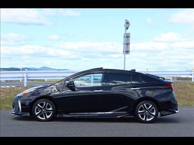 TOYOTA PRIUS 2019