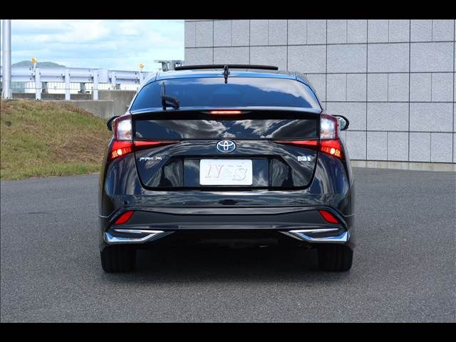 TOYOTA PRIUS 2019
