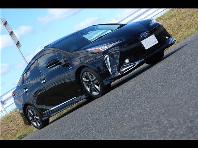 TOYOTA PRIUS 2019