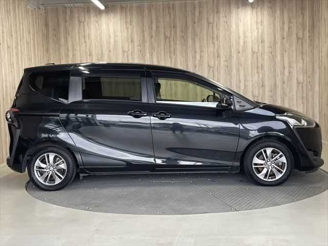 TOYOTA SIENTA 2017