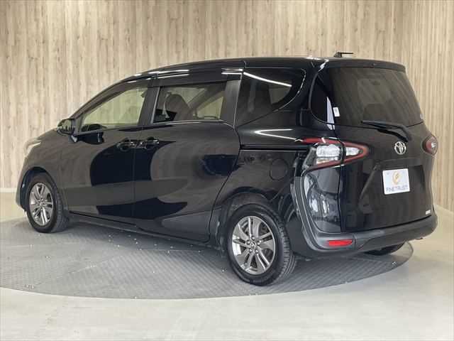 TOYOTA SIENTA 2017