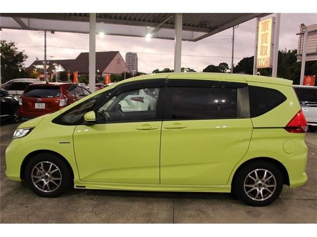 HONDA FREED plus HYBRID 2016