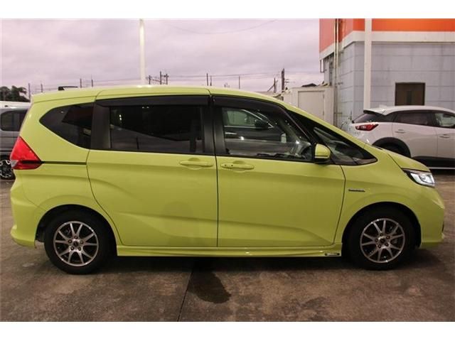 HONDA FREED plus HYBRID 2016