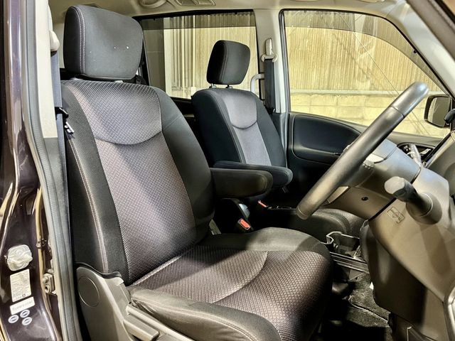 NISSAN SERENA  S-HYBRID 2013