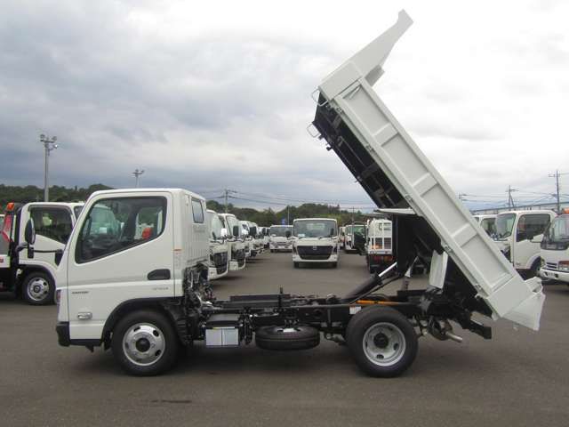 MITSUBISHI CANTER 2025