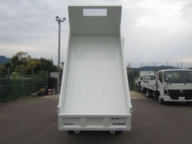 MITSUBISHI CANTER 2025